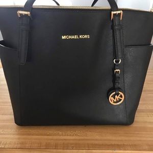 Michael Kors Jet Set Tote